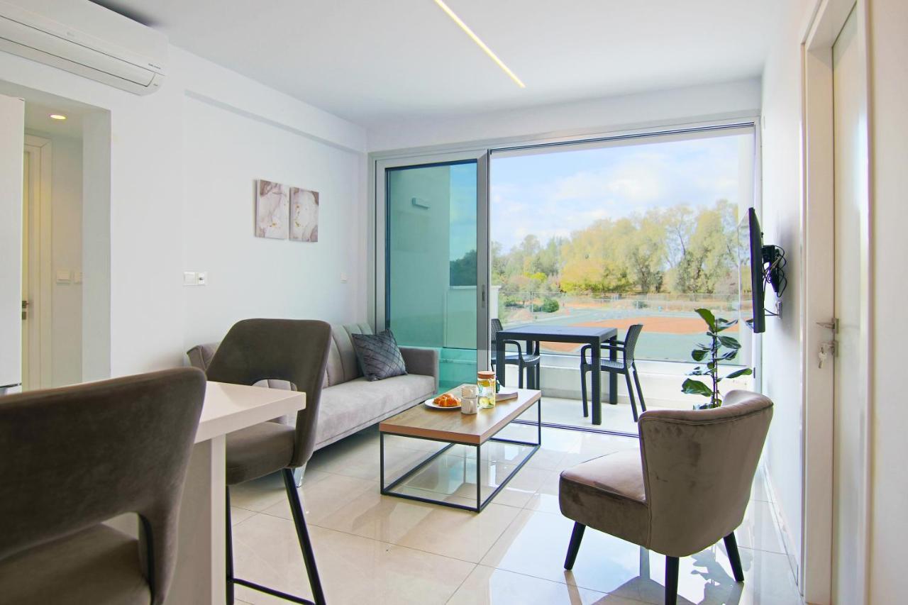 Апартаменты Phaedrus Living - Seaside Executive Flat Harbour 208 Пафос Экстерьер фото